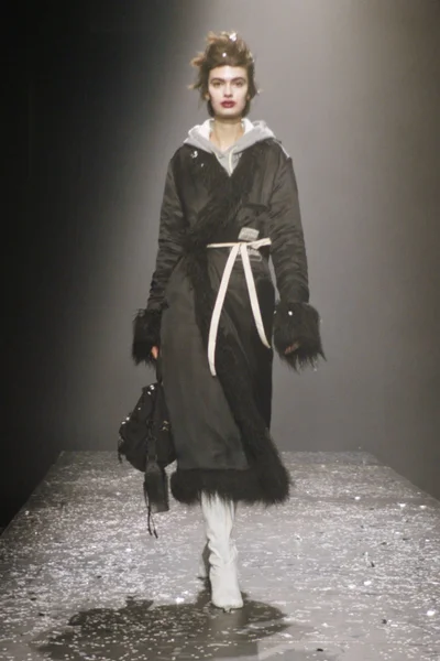 Look 13